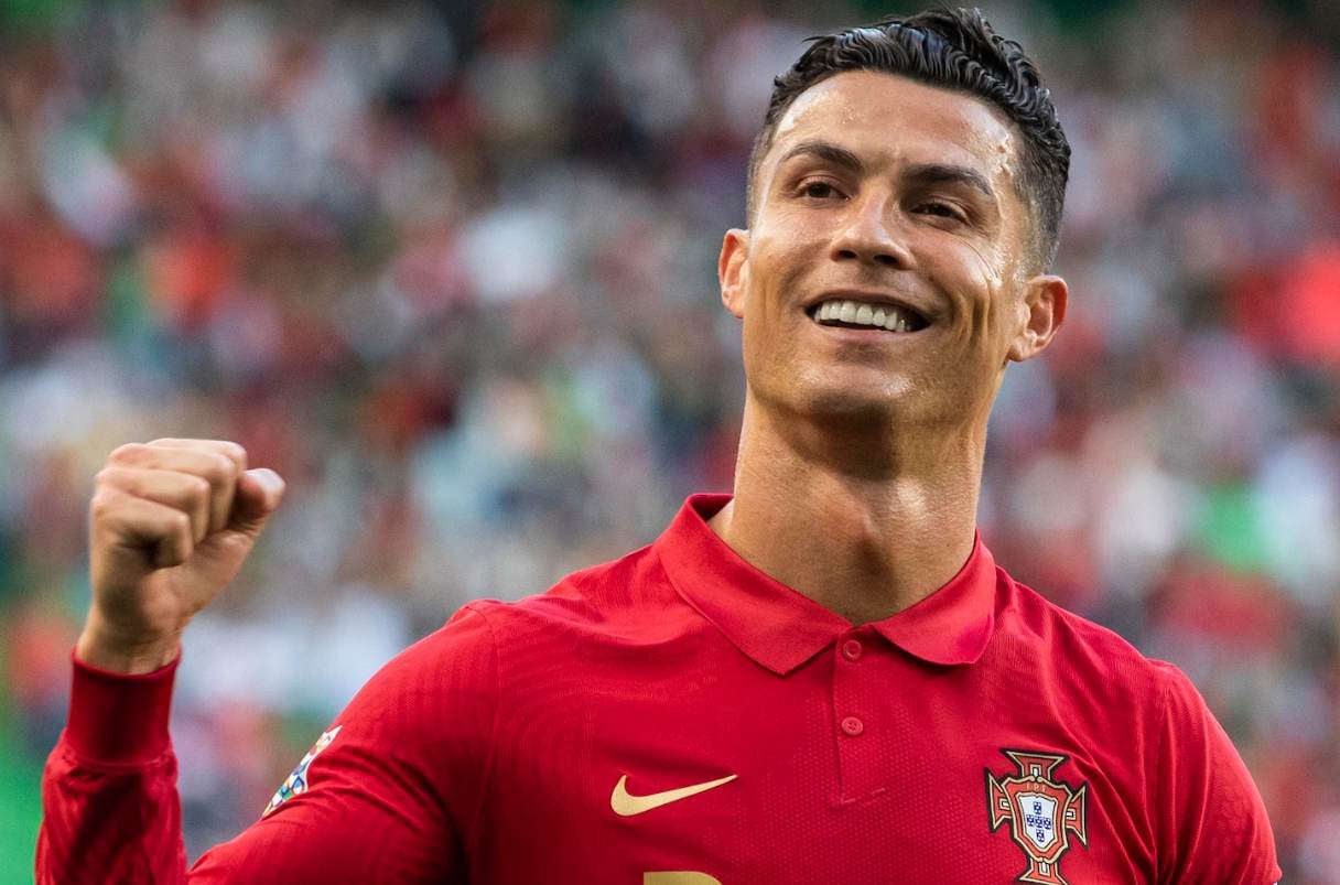 Cristiano Ronaldo nổi tiếng là tiền đạo tài năng với nhiều thành tích