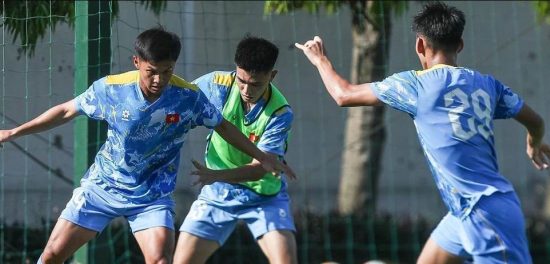 Ăn gì trước khi đá bóng cần được tuân theo thời gian cụ thể